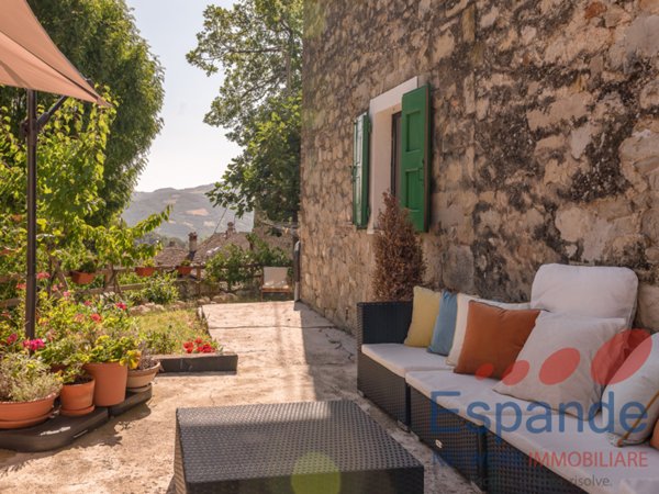 casa indipendente in vendita a Grizzana Morandi in zona Veggio