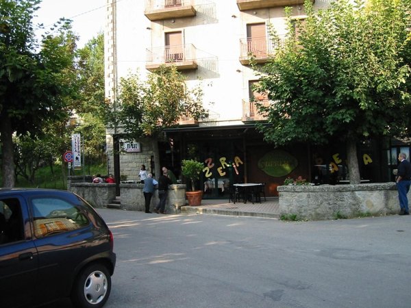 locale commerciale in vendita a Grizzana Morandi