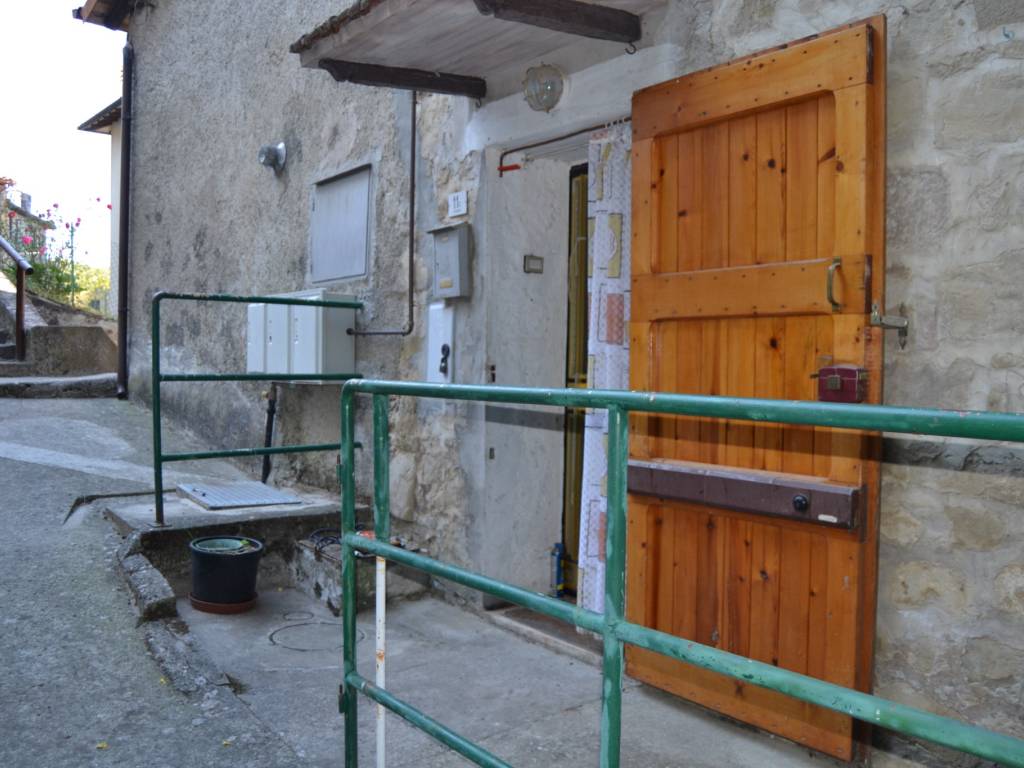 casa indipendente in vendita a Grizzana Morandi