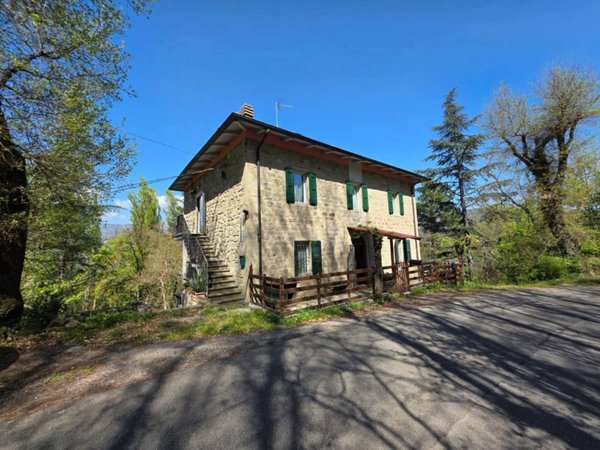 casa indipendente in vendita a Grizzana Morandi in zona Carviano