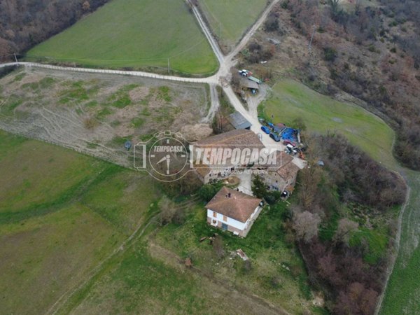casa indipendente in vendita a Grizzana Morandi in zona Carviano