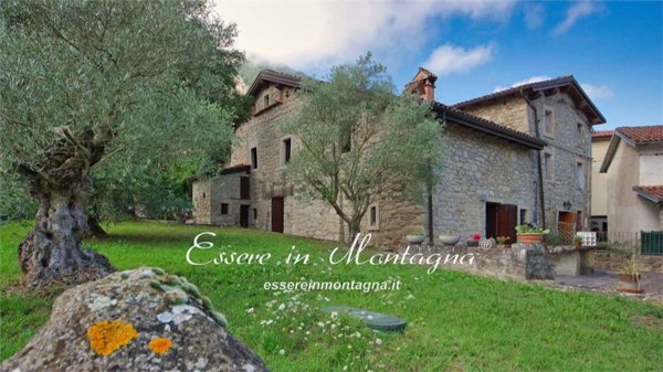 pentavano in vendita a Grizzana Morandi in zona Oreglia