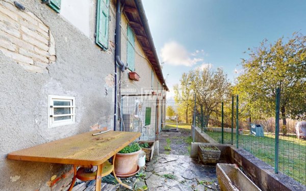 casa indipendente in vendita a Grizzana Morandi in zona Carviano