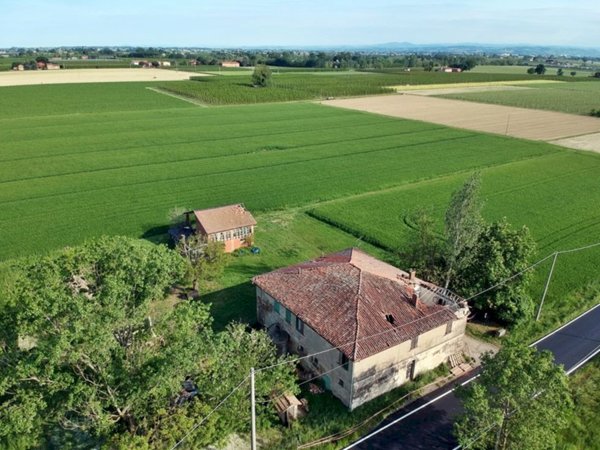 terreno agricolo in vendita ad Imola