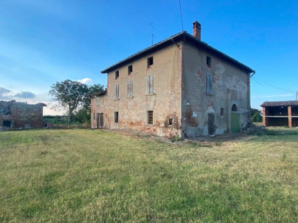 casa indipendente in vendita ad Imola in zona Area Industriale