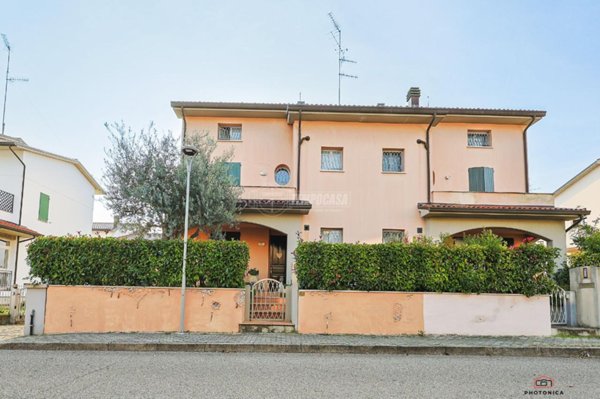 appartamento in vendita ad Imola in zona Pedagna