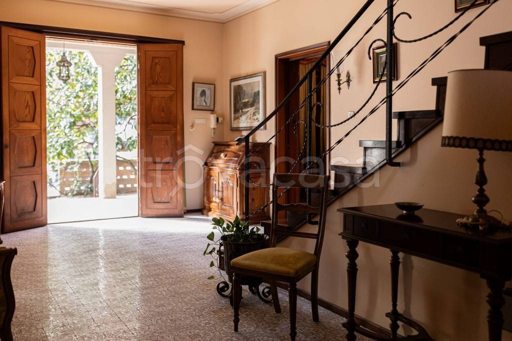 casa indipendente in vendita ad Imola in zona Centro Storico
