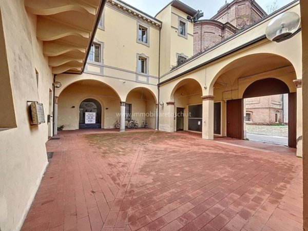 negozio in vendita ad Imola in zona Centro Storico