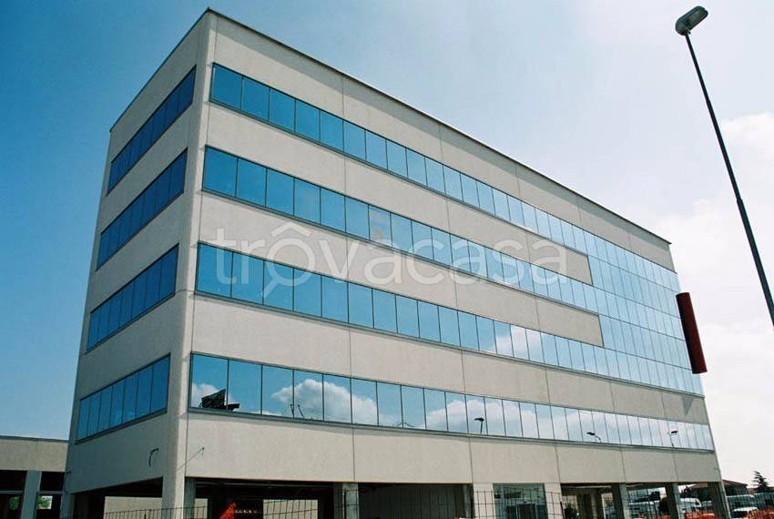 negozio in vendita ad Imola