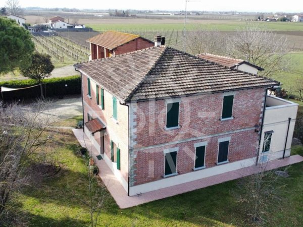 casa indipendente in vendita ad Imola in zona Sesto Imolese