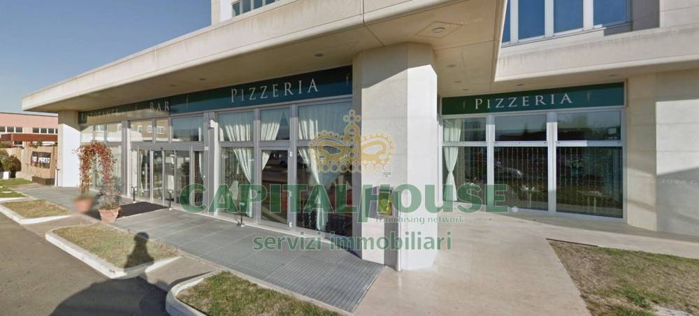 locale commerciale in vendita ad Imola