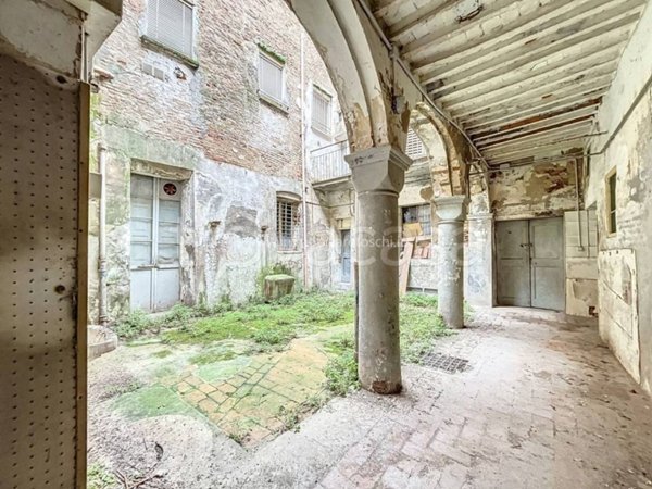 appartamento in vendita ad Imola in zona Centro Storico