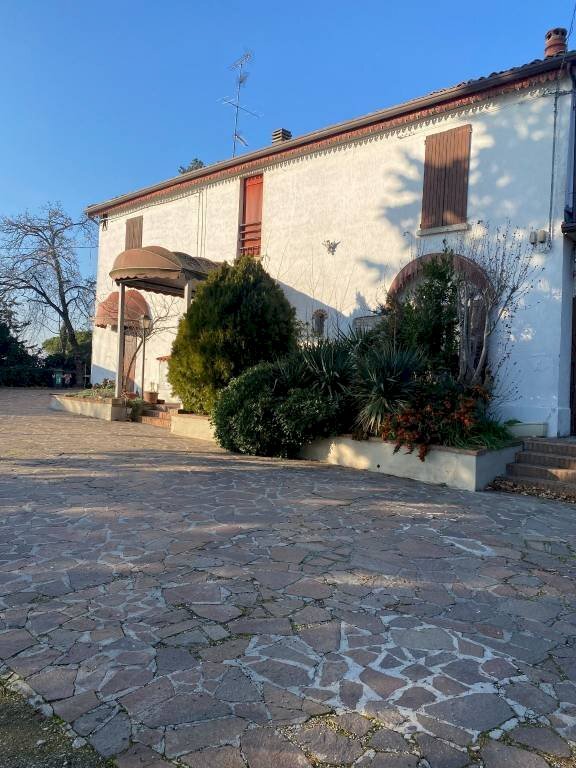 casa indipendente in vendita ad Imola
