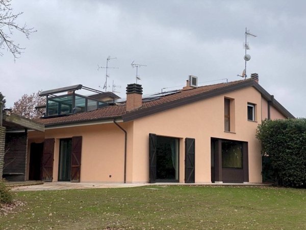 casa indipendente in vendita ad Imola