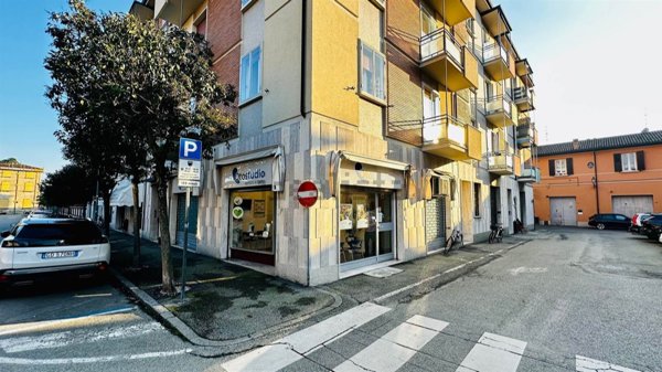 casa indipendente in vendita ad Imola in zona Centro Storico