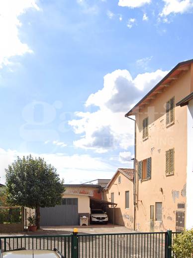 intera palazzina in vendita ad Imola in zona Centro Storico