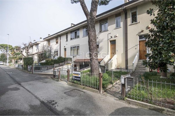 casa semindipendente in vendita ad Imola