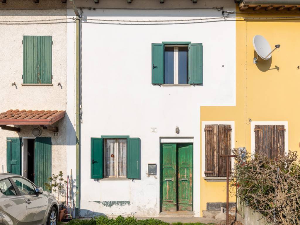casa indipendente in vendita ad Imola in zona Sesto Imolese