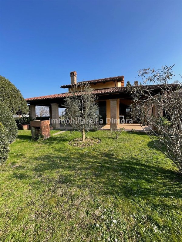 casa indipendente in vendita ad Imola in zona Pedagna