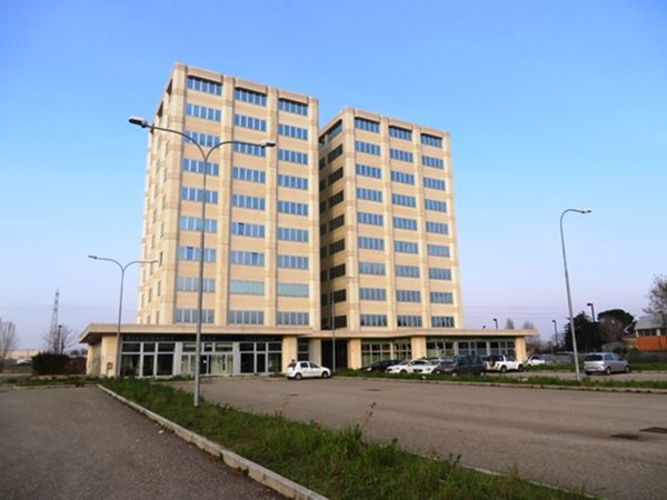negozio in vendita ad Imola