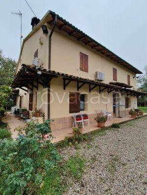 casa indipendente in vendita ad Imola in zona Spazzate Sassatelli