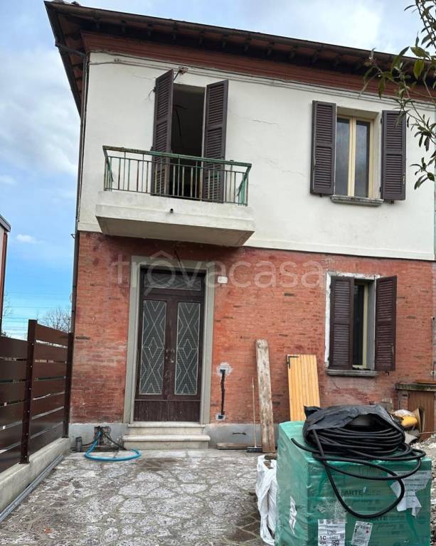 casa indipendente in vendita ad Imola