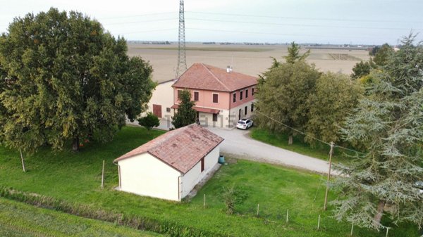 casa indipendente in vendita ad Imola in zona Sesto Imolese