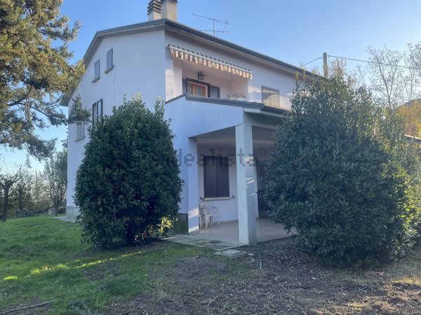 casa indipendente in vendita ad Imola