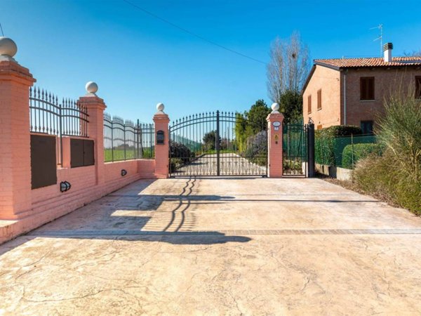 casa indipendente in vendita ad Imola in zona Sesto Imolese