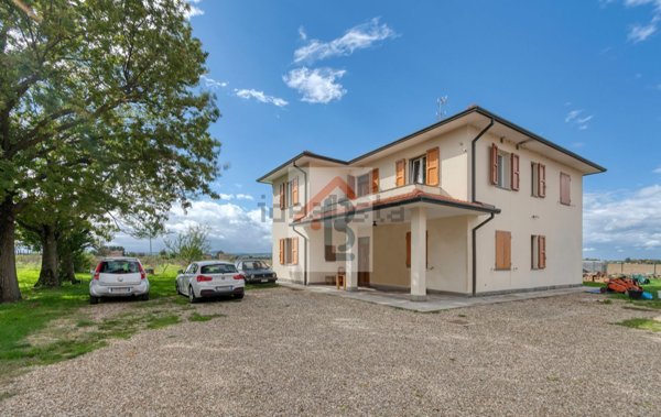 casa indipendente in vendita ad Imola