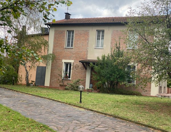 casa indipendente in vendita ad Imola