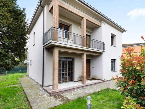 casa indipendente in vendita ad Imola in zona Sasso Morelli