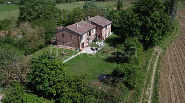 casa indipendente in vendita ad Imola in zona Piratello