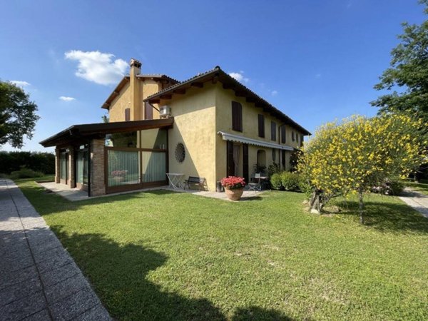 casa indipendente in vendita ad Imola in zona Pedagna