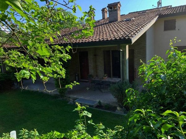 casa indipendente in vendita ad Imola in zona Pedagna