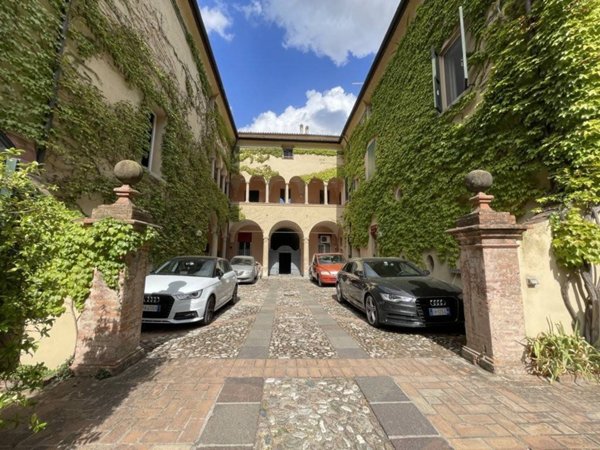 appartamento in vendita ad Imola in zona Centro Storico