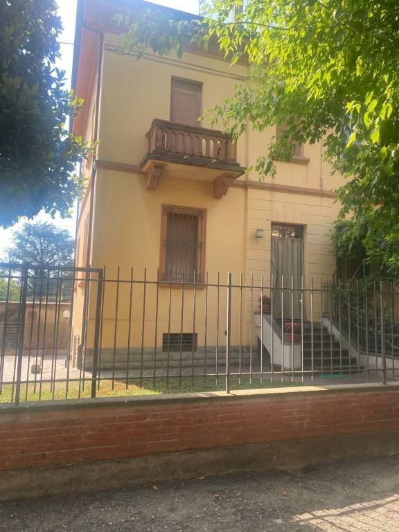 casa indipendente in vendita ad Imola