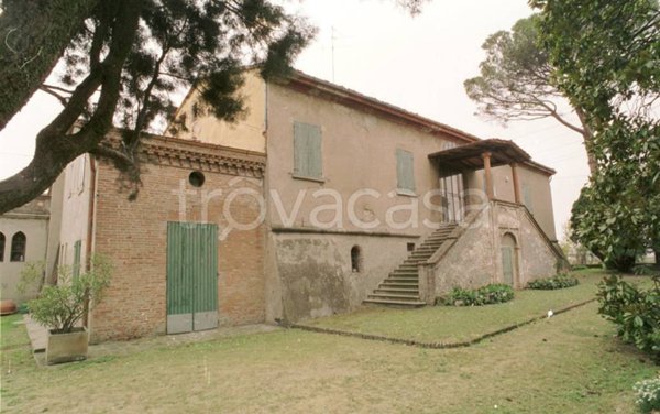 casa indipendente in vendita ad Imola in zona Area Industriale
