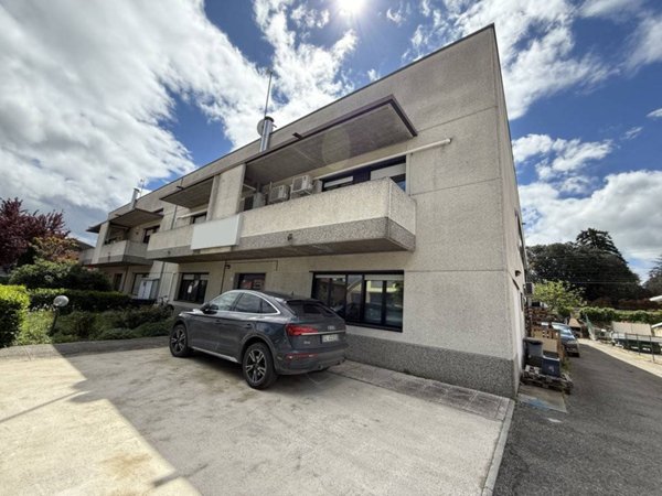 ufficio in vendita ad Imola in zona Area Industriale