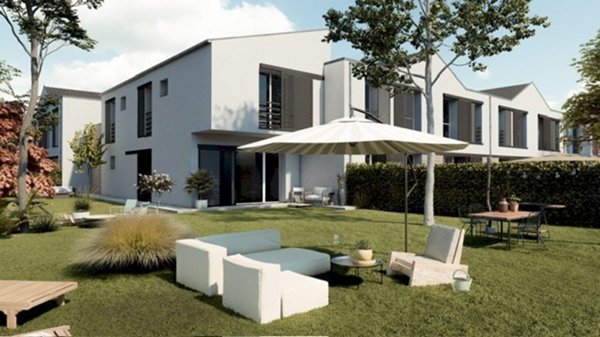 casa indipendente in vendita ad Imola in zona Chiusura
