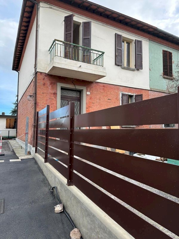 casa indipendente in vendita ad Imola