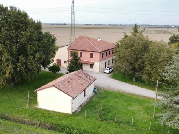 casa indipendente in vendita ad Imola in zona Sesto Imolese