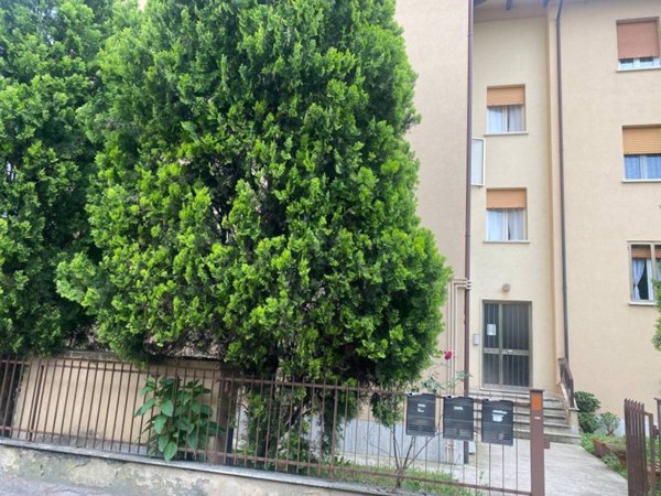 appartamento in vendita ad Imola in zona Area Industriale