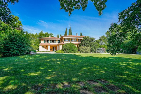 casa indipendente in vendita ad Imola in zona Area Industriale