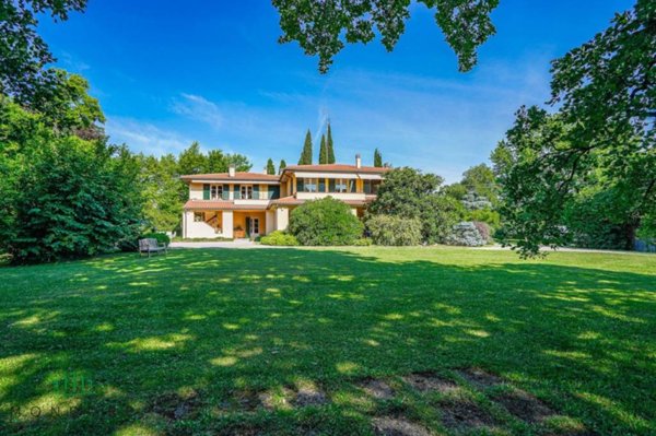 casa indipendente in vendita ad Imola in zona Area Industriale