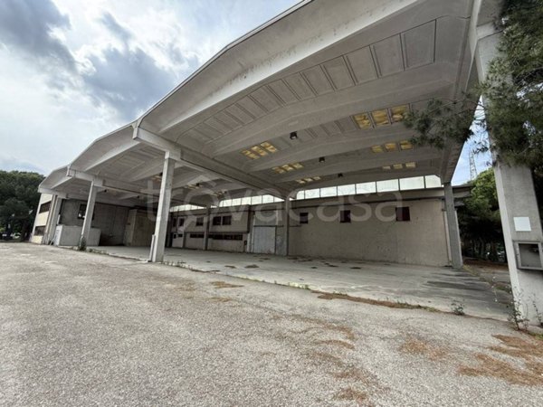 capannone in vendita ad Imola