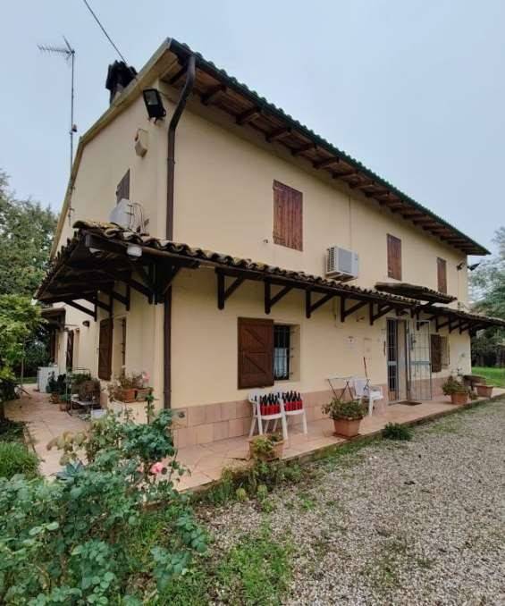 casa indipendente in vendita ad Imola in zona Sasso Morelli