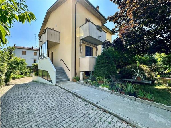casa indipendente in vendita ad Imola