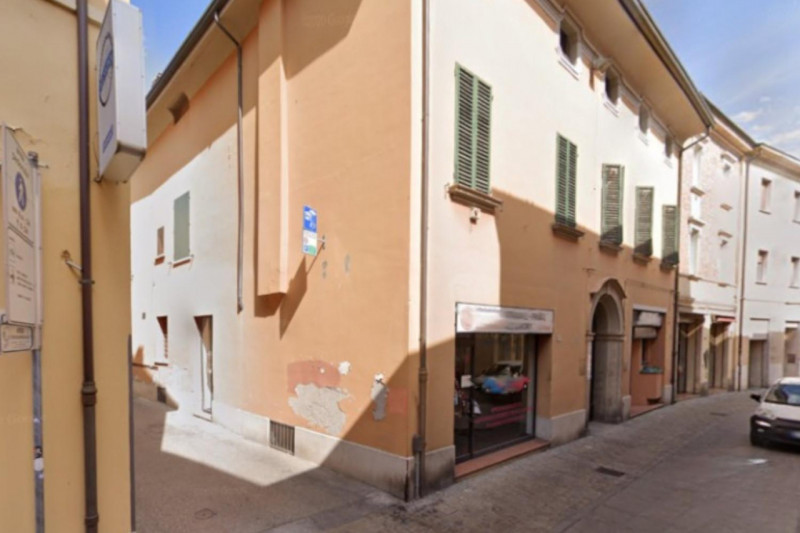 negozio in vendita ad Imola in zona Centro Storico