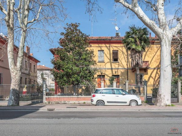 casa indipendente in vendita ad Imola in zona Centro Storico